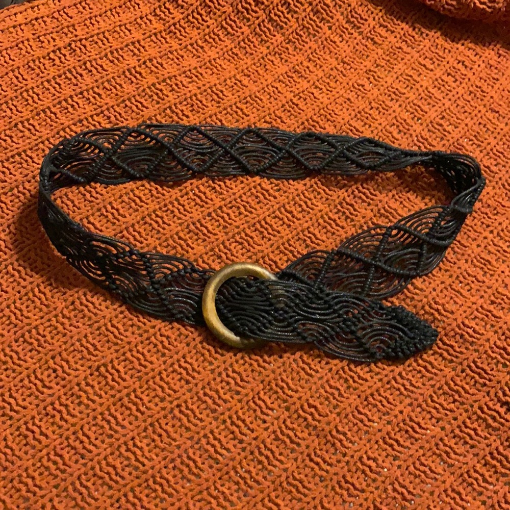 Black size large women’s weaved belt